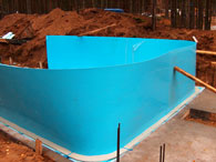 Процесс строительства бассейна из полипропилена
